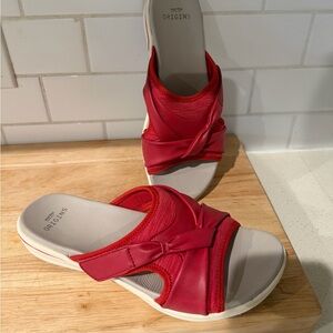 Earth Origins Red Shyla Sport Slide Sandals Size 10